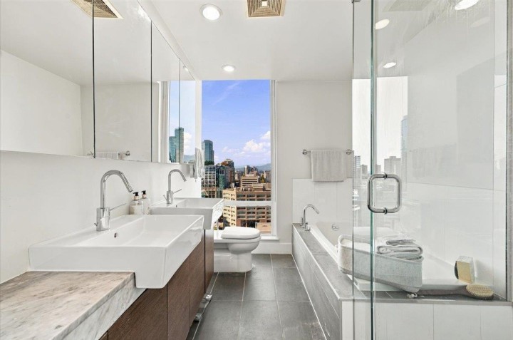 Photo 12 at 2404 - 565 Smithe Street, Downtown VW, Vancouver West
