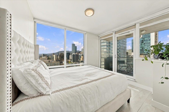 Photo 11 at 2404 - 565 Smithe Street, Downtown VW, Vancouver West
