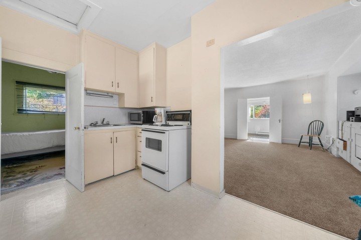 Photo 13 at 652 W 14th Street, Central Lonsdale, North Vancouver