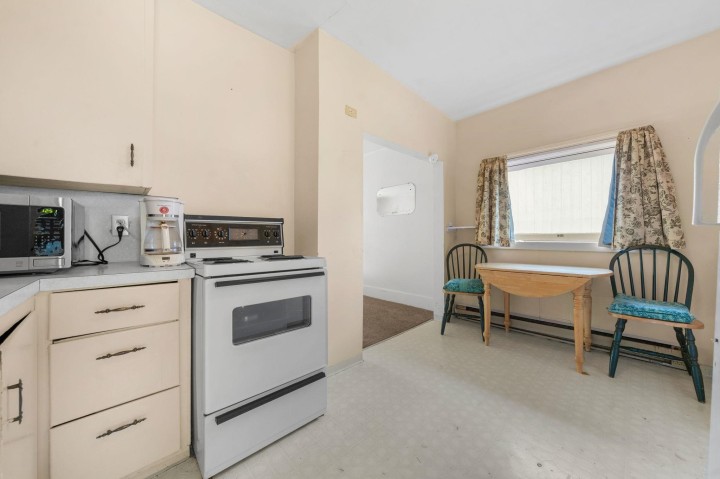 Photo 12 at 652 W 14th Street, Central Lonsdale, North Vancouver