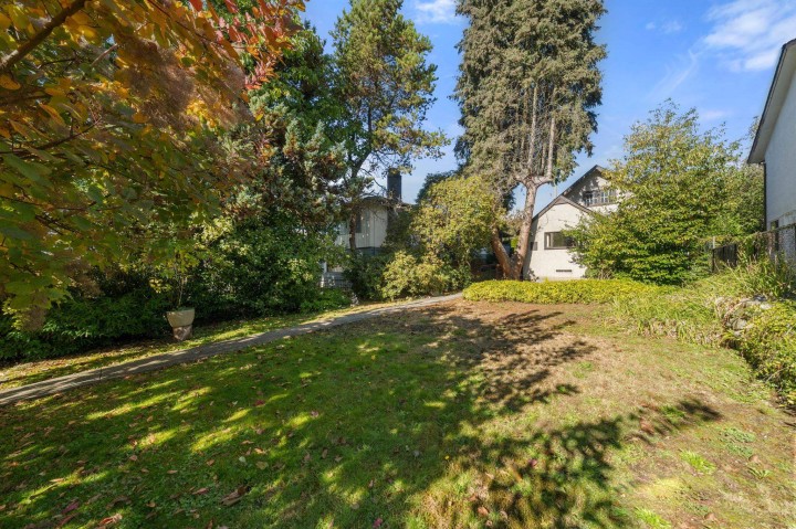 Photo 3 at 652 W 14th Street, Central Lonsdale, North Vancouver