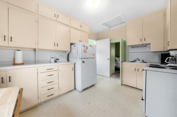 Photo 9 at 652 W 14th Street, Central Lonsdale, North Vancouver
