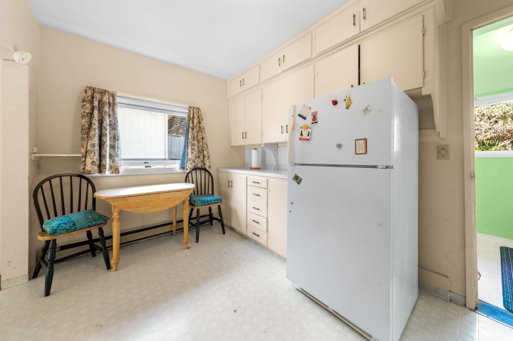 Photo 11 at 652 W 14th Street, Central Lonsdale, North Vancouver