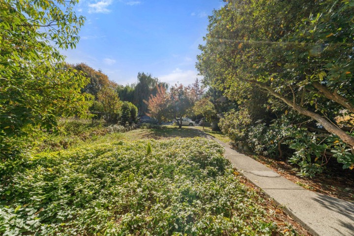 Photo 4 at 652 W 14th Street, Central Lonsdale, North Vancouver