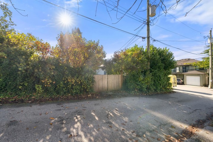 Photo 25 at 652 W 14th Street, Central Lonsdale, North Vancouver