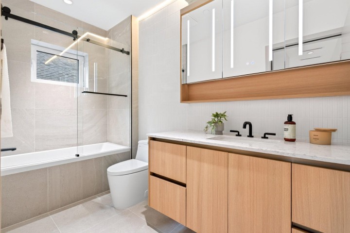 Photo 16 at 1 - 3315 W 10th Avenue, Kitsilano, Vancouver West