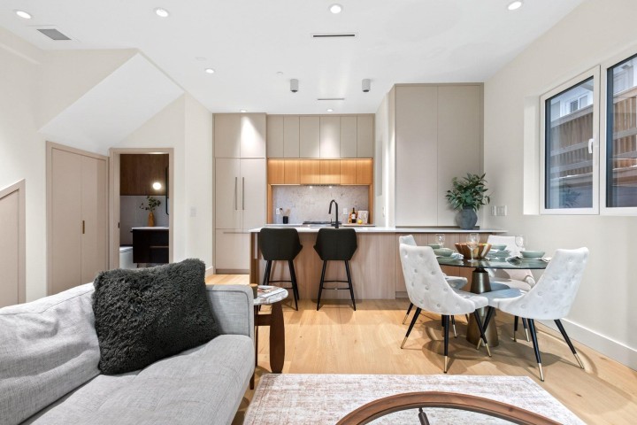Photo 7 at 1 - 3315 W 10th Avenue, Kitsilano, Vancouver West