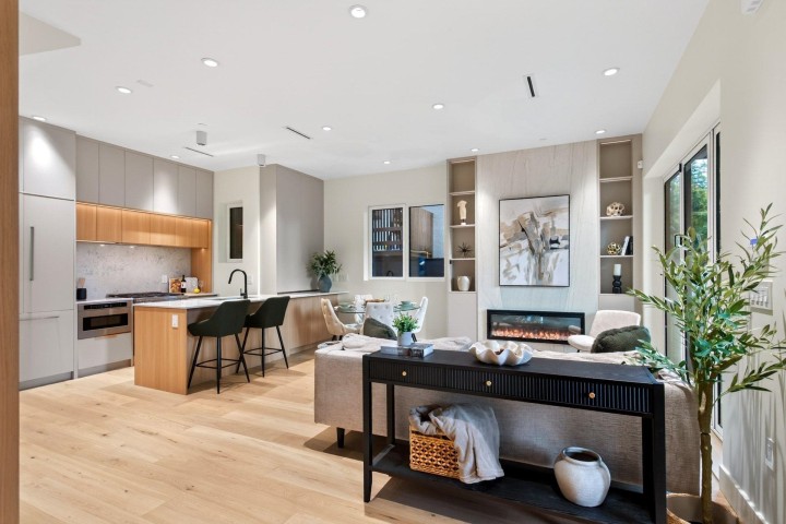 Photo 5 at 1 - 3315 W 10th Avenue, Kitsilano, Vancouver West