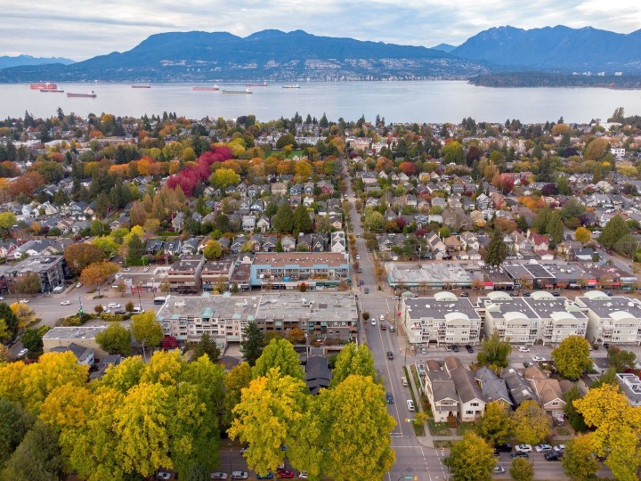Photo 24 at 1 - 3315 W 10th Avenue, Kitsilano, Vancouver West