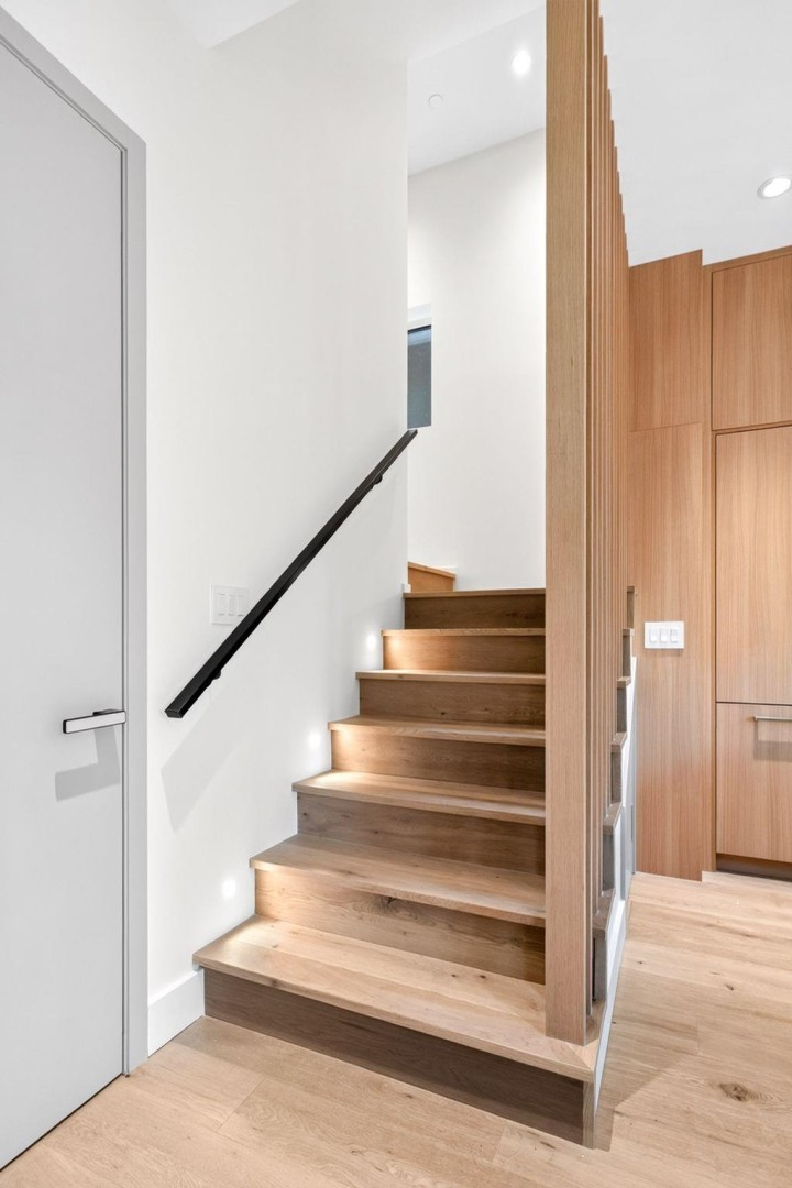 Photo 7 at 2 - 3315 W 10th Avenue, Kitsilano, Vancouver West