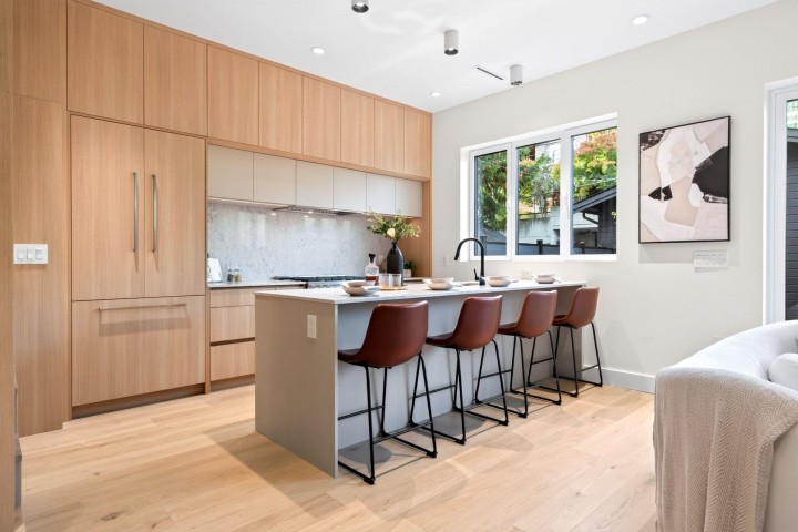 Photo 5 at 2 - 3315 W 10th Avenue, Kitsilano, Vancouver West