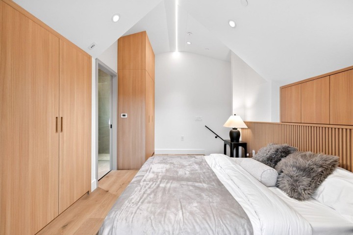 Photo 8 at 2 - 3315 W 10th Avenue, Kitsilano, Vancouver West