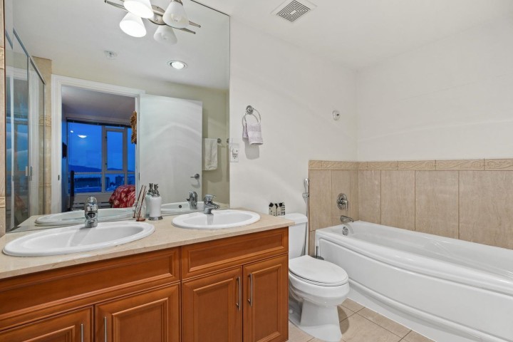 Photo 23 at 3705 - 1328 W Pender Street, Coal Harbour, Vancouver West