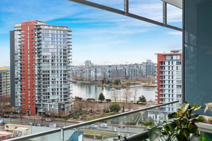 Photo 3 at 1283 - 87 Nelson Street, Yaletown, Vancouver West
