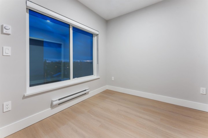 Photo 12 at 404 - 3050 Kingsway, Collingwood VE, Vancouver East