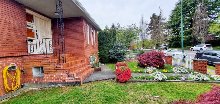 Photo 2 at 2668 E 54th Avenue, Fraserview VE, Vancouver East