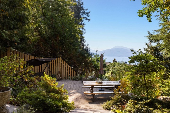 Photo 9 at 385 Oceanview Road, Lions Bay, West Vancouver