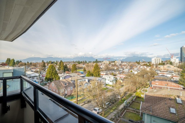 Photo 15 at 401 - 5488 Cecil Street, Collingwood VE, Vancouver East