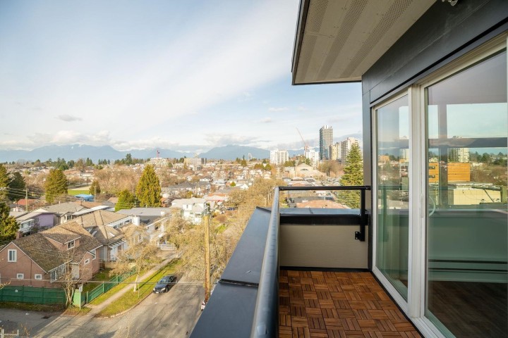 Photo 16 at 401 - 5488 Cecil Street, Collingwood VE, Vancouver East