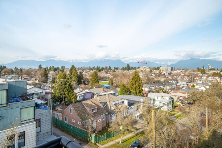 Photo 17 at 401 - 5488 Cecil Street, Collingwood VE, Vancouver East