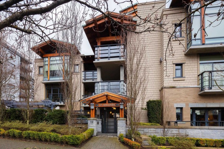 Photo 2 at 206 - 550 17th Street, Ambleside, West Vancouver