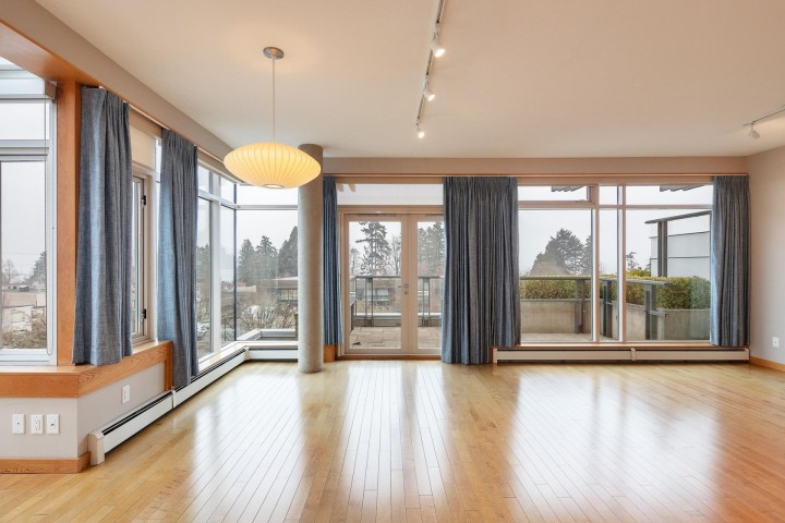 Photo 14 at 206 - 550 17th Street, Ambleside, West Vancouver