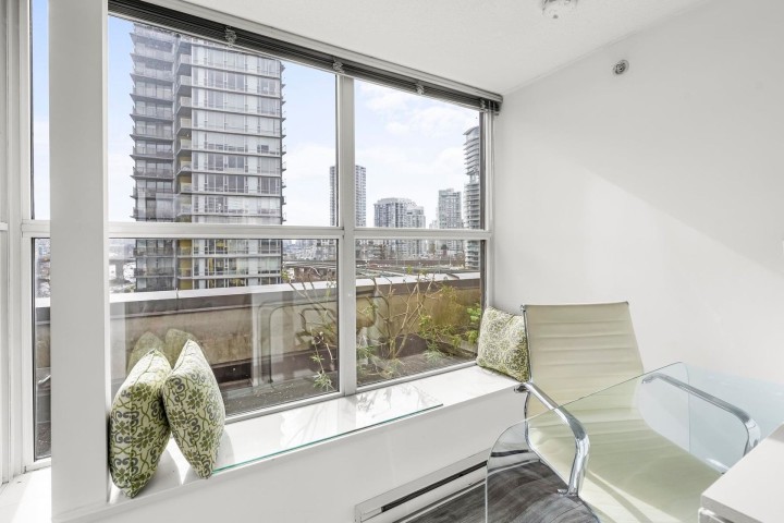 Photo 25 at 606 - 29 Smithe Mews, Yaletown, Vancouver West