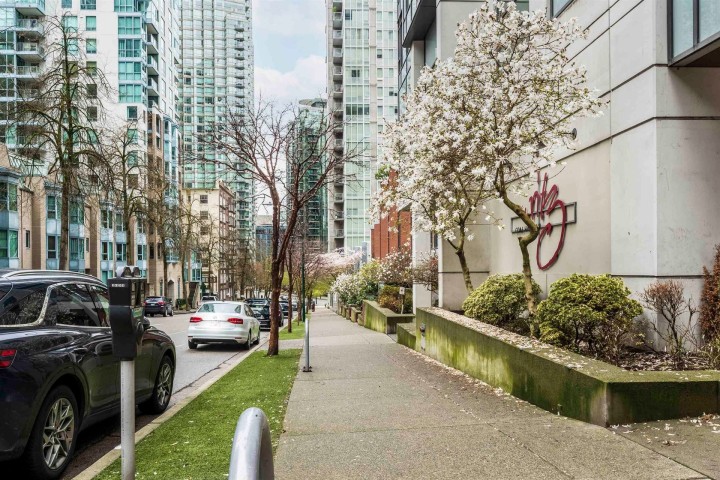 Photo 4 at 2405 - 1211 Melville Street, Coal Harbour, Vancouver West