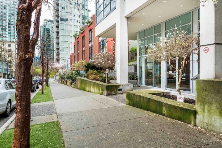 Photo 6 at 2405 - 1211 Melville Street, Coal Harbour, Vancouver West