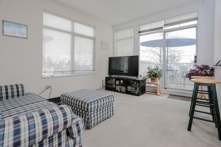 Photo 6 at 4 - 3572 Se Marine Drive, Champlain Heights, Vancouver East