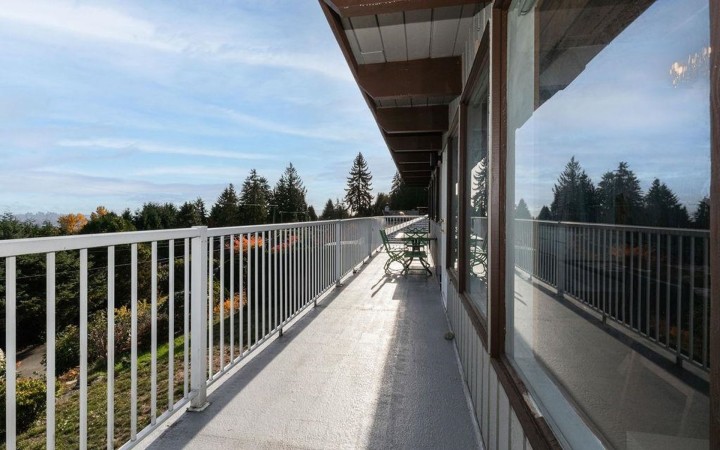 Photo 23 at 565 St. Giles Road, Glenmore, West Vancouver