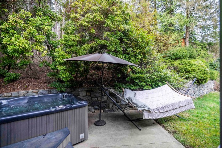 Photo 23 at 1715 Rosebery Avenue, Queens, West Vancouver