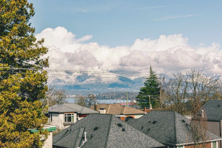 Photo 25 at 303 - 4355 W 10th Avenue, Point Grey, Vancouver West