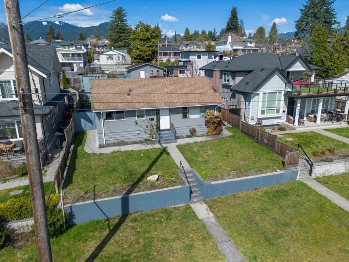 Photo 13 at 472 E 4th Street, Lower Lonsdale, North Vancouver