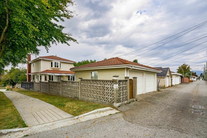 Photo 40 at 6088 Dumfries, Knight, Vancouver East