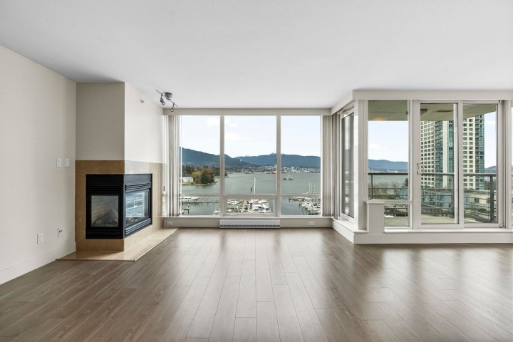 Photo 2 at 802 - 499 Broughton Street, Coal Harbour, Vancouver West