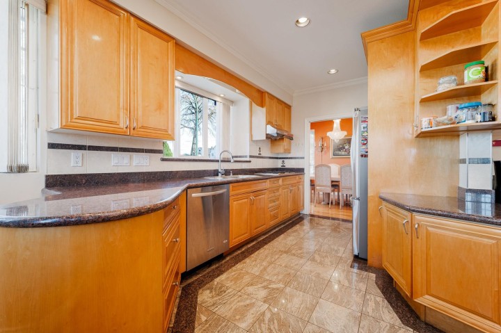 Photo 7 at 4105 Slocan Street, Renfrew Heights, Vancouver East