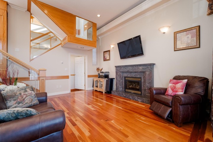 Photo 10 at 4105 Slocan Street, Renfrew Heights, Vancouver East