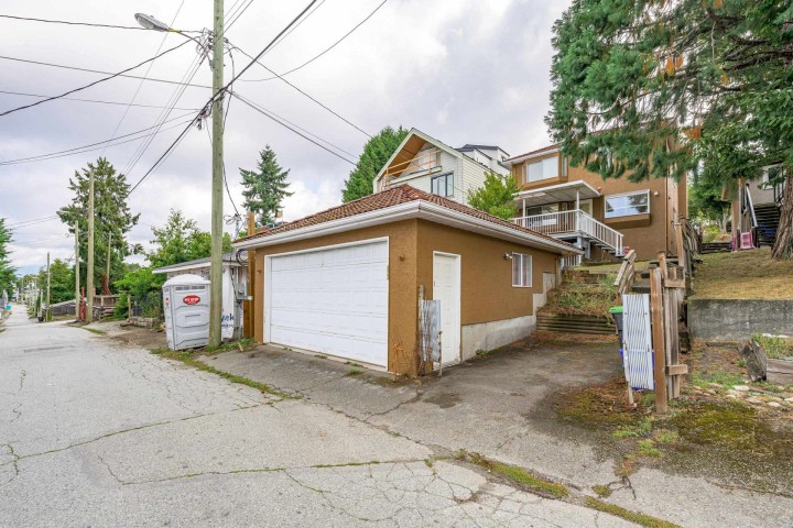 Photo 3 at 5543 Fleming Street, Knight, Vancouver East
