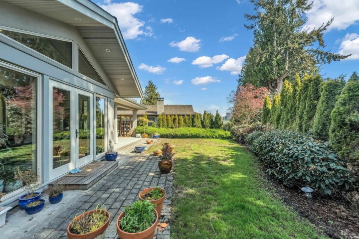 Photo 37 at 2566 Marine Drive, Dundarave, West Vancouver