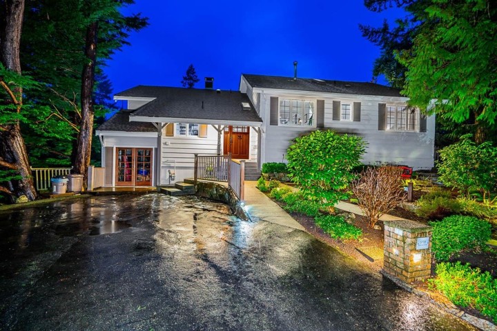 Photo 3 at 5703 Bluebell Drive, Eagle Harbour, West Vancouver