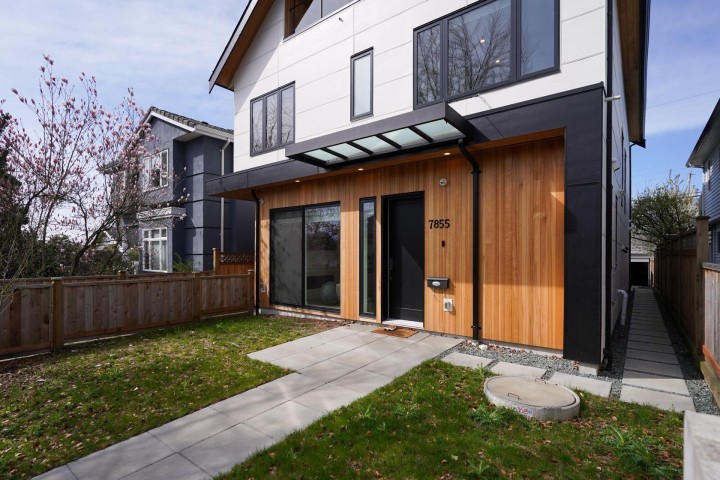 Photo 3 at 7855 Ontario Street, Marpole, Vancouver West