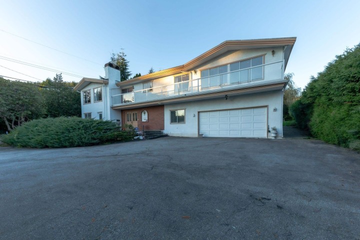 Photo 2 at 1087 Eyremount Drive, British Properties, West Vancouver