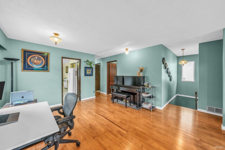 Photo 8 at 4786 Earles Street, Collingwood VE, Vancouver East