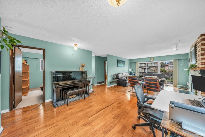 Photo 9 at 4786 Earles Street, Collingwood VE, Vancouver East