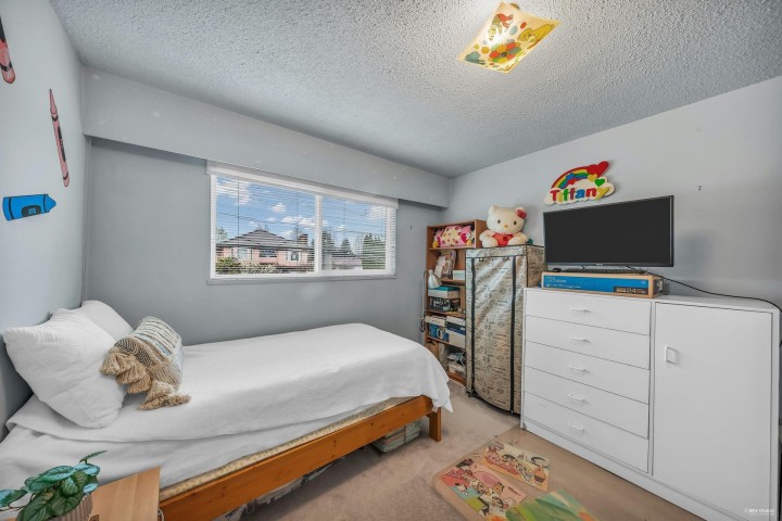 Photo 14 at 4786 Earles Street, Collingwood VE, Vancouver East