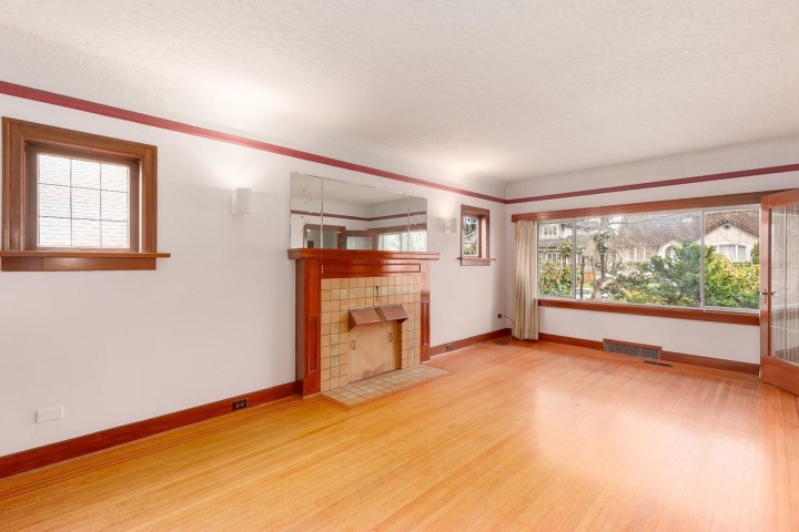Photo 2 at 2950 W 31st Avenue, MacKenzie Heights, Vancouver West
