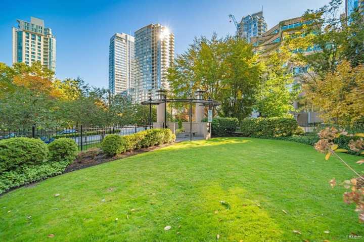 Photo 7 at 807 - 555 Jervis Street, Coal Harbour, Vancouver West