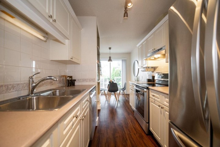 Photo 15 at 15 - 828 W 16th Street, Mosquito Creek, North Vancouver
