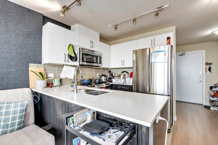 Photo 14 at 902 - 2689 Kingsway, Collingwood VE, Vancouver East